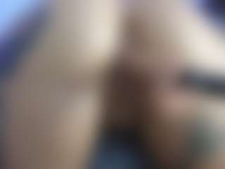 HornyLindzay's Live Sex Cam Show
