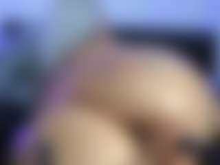 HornyLindzay's Live Sex Cam Show