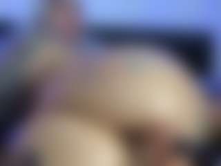 HornyLindzay's Live Sex Cam Show