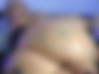 HornyLindzay's Live Sex Cam Show