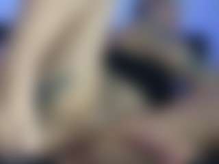 HornyLindzay's Live Sex Cam Show