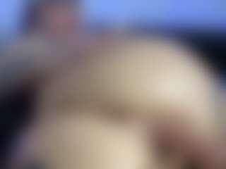 HornyLindzay's Live Sex Cam Show