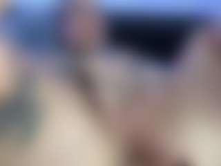HornyLindzay's Live Sex Cam Show
