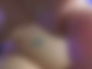 HornyLindzay's Live Sex Cam Show
