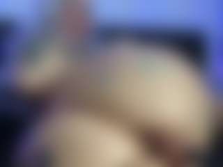 HornyLindzay's Live Sex Cam Show