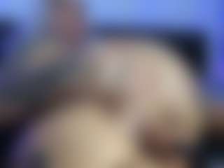 HornyLindzay's Live Sex Cam Show