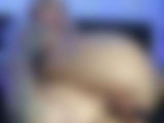 HornyLindzay's Live Sex Cam Show