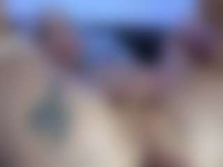 HornyLindzay's Live Sex Cam Show