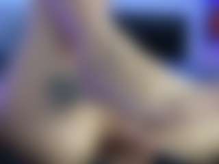 HornyLindzay's Live Sex Cam Show