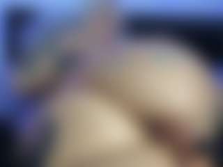 HornyLindzay's Live Sex Cam Show
