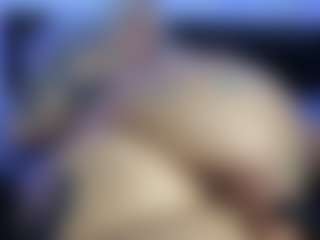 HornyLindzay's Live Sex Cam Show