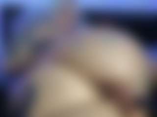 HornyLindzay's Live Sex Cam Show
