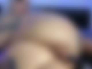 HornyLindzay's Live Sex Cam Show