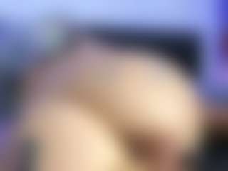 HornyLindzay's Live Sex Cam Show