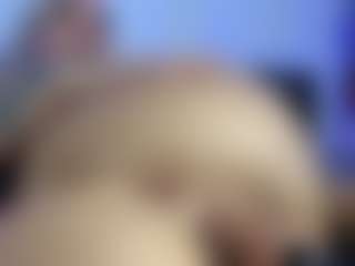 HornyLindzay's Live Sex Cam Show