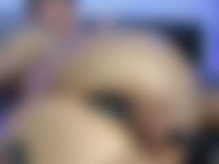 Live cam show with HornyLindzay - Pornstar Teen (18+) on UwU Esports