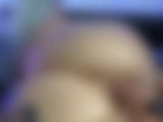 HornyLindzay's Live Sex Cam Show