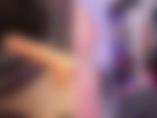 Live cam show with HornyLindzay - Shaved Pussy on Camsoda
