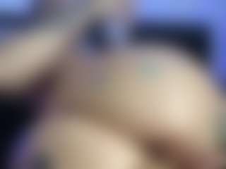 HornyLindzay's Live Sex Cam Show