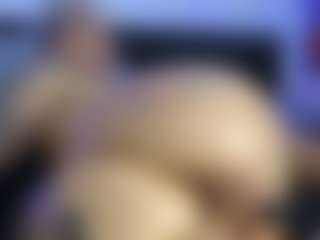 HornyLindzay's Live Sex Cam Show