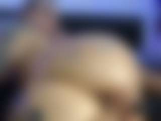 HornyLindzay's Live Sex Cam Show
