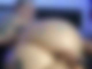 HornyLindzay's Live Sex Cam Show