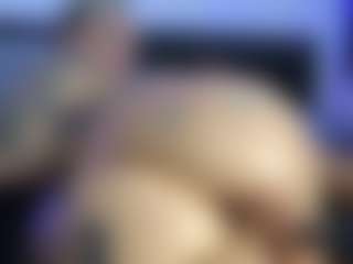 HornyLindzay's Live Sex Cam Show