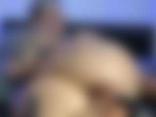 HornyLindzay's Live Sex Cam Show