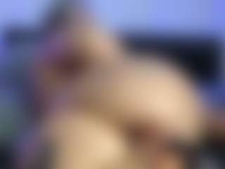 HornyLindzay's Live Sex Cam Show