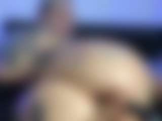 HornyLindzay's Live Sex Cam Show