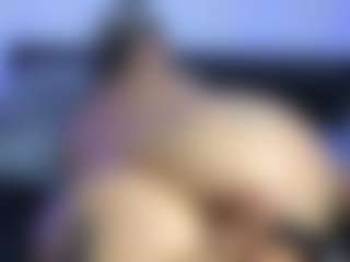 Live cam show with HornyLindzay - Phatass on Strip Flash - Live Sex Shows