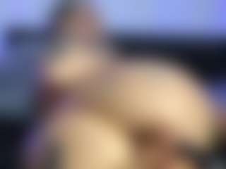 HornyLindzay's Live Sex Cam Show
