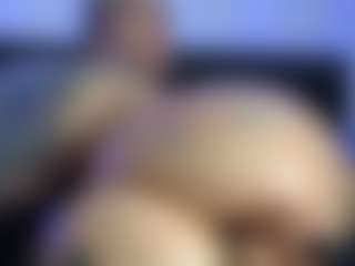 HornyLindzay's Live Sex Cam Show