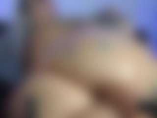 HornyLindzay's Live Sex Cam Show