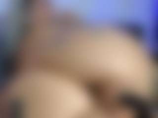 HornyLindzay's Live Sex Cam Show