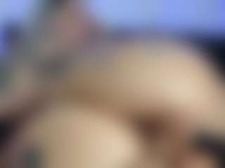 HornyLindzay's Live Sex Cam Show