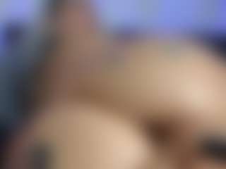 HornyLindzay's Live Sex Cam Show