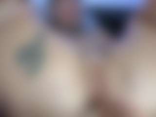 HornyLindzay's Live Sex Cam Show