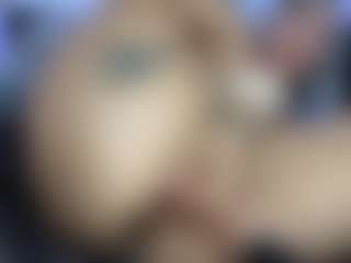 HornyLindzay's Live Sex Cam Show