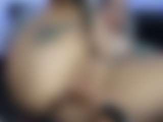 HornyLindzay's Live Sex Cam Show