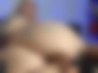 HornyLindzay's Live Sex Cam Show