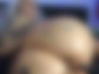 HornyLindzay's Live Sex Cam Show
