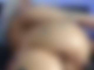 HornyLindzay's Live Sex Cam Show