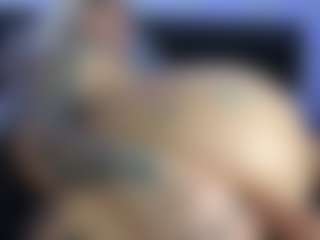 HornyLindzay's Live Sex Cam Show