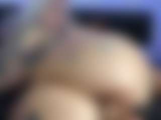 HornyLindzay's Live Sex Cam Show