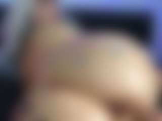 HornyLindzay's Live Sex Cam Show