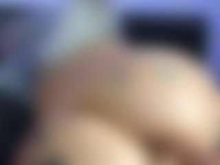 HornyLindzay's Live Sex Cam Show