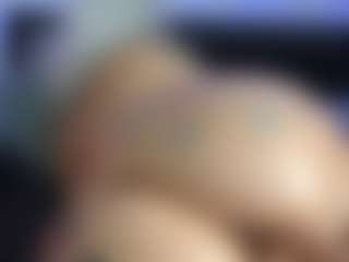 HornyLindzay's Live Sex Cam Show