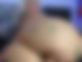 HornyLindzay's Live Sex Cam Show