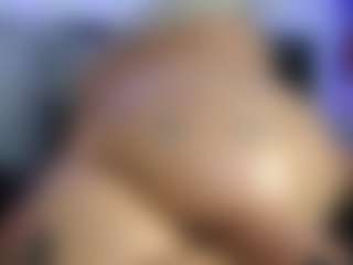 HornyLindzay's Live Sex Cam Show
